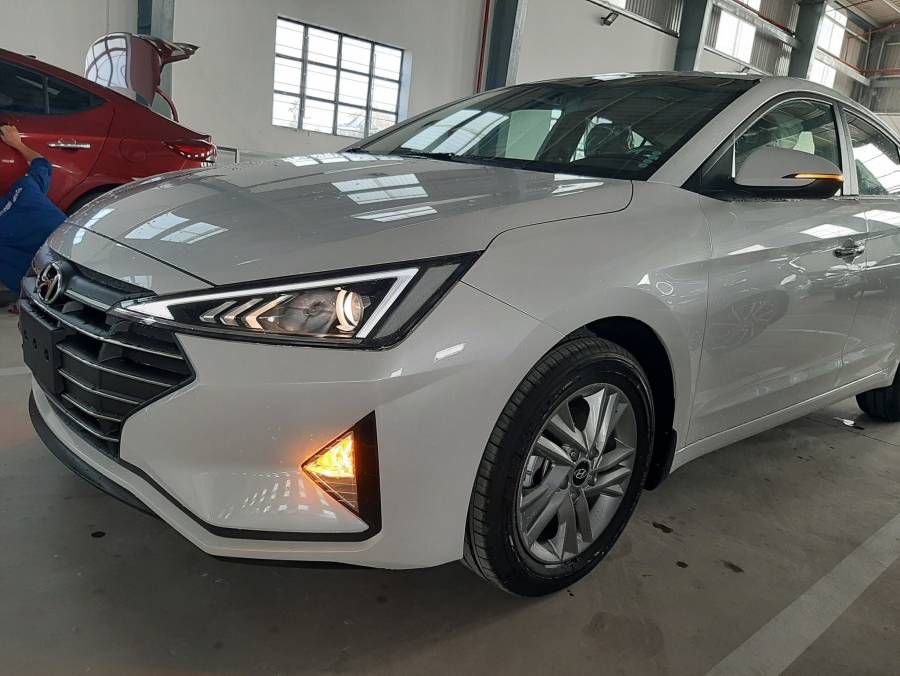 Hyundai Elantra 2019 Da Nang, Co san giao ngay, Tang 10 trieu phu kien, Ho tro Grab - Vay 80% gia tri xe. Lien he: 0905.59.89.59