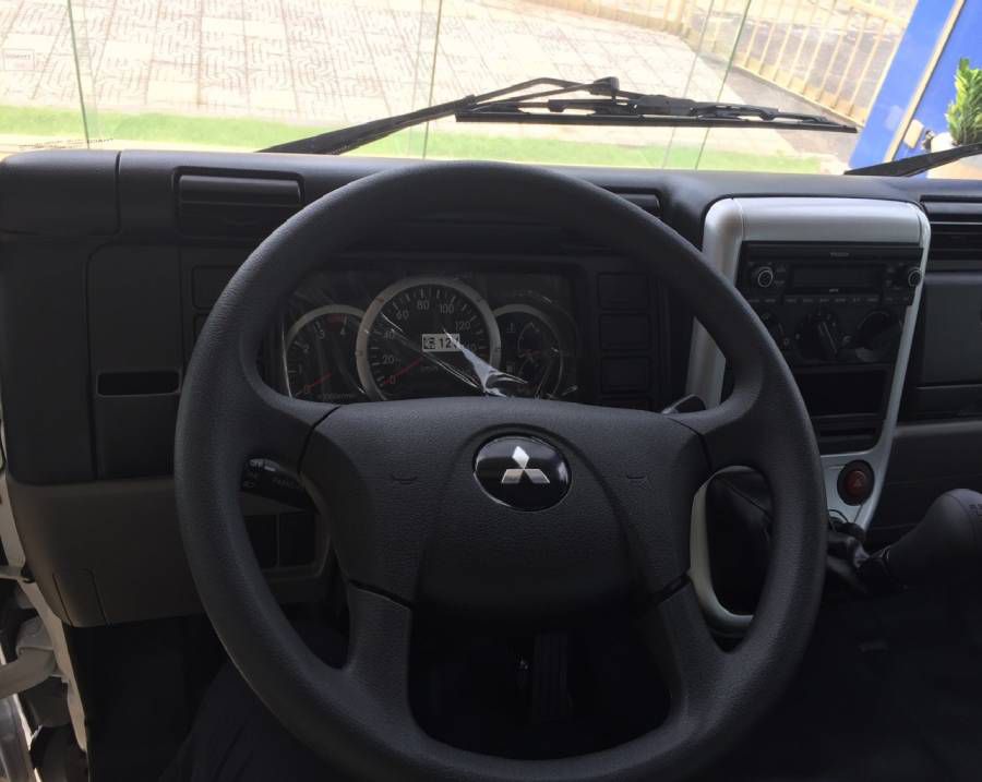 Xe tai MITSUBISHI 1.9 tan - 2019 | Thung Kin | Ho tro tra gop