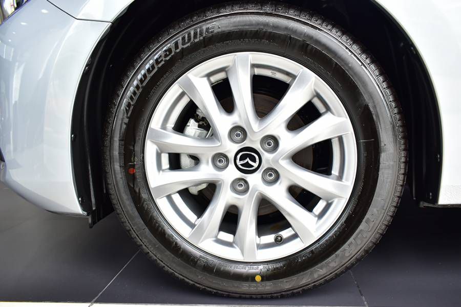 MAZDA 3 1.5 HB FL - 2019 - GOI NGAY BAO GIA LAN BANH TOT NHAT