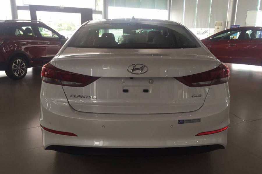 Hyundai Elantra 2019 - GIAM GIA CAO CHI CO TAI DAY
