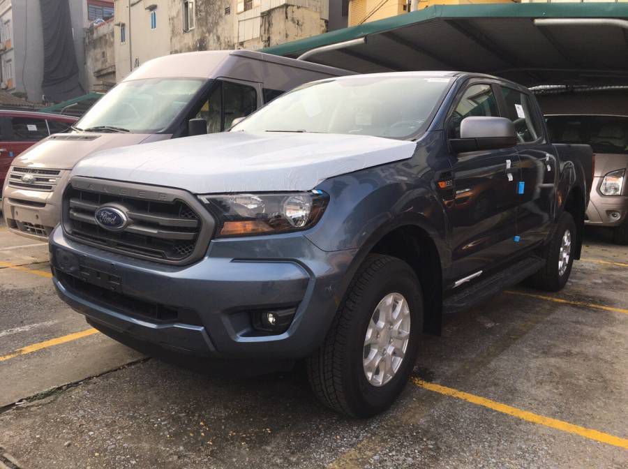Ford Ranger XLS AT 2019 Sieu hot Du mau giao ngay Gia Khuyen mai lon . Lh 0827707007