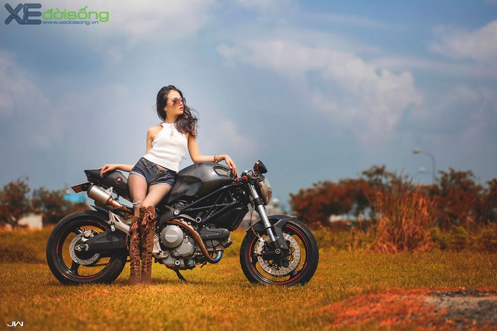 Kiều nữ Việt cuốn hút bên Ducati Monster 795 độ “full-carbon” ảnh 6