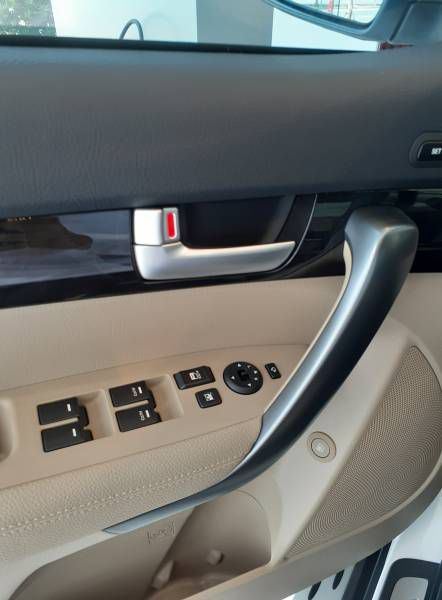 Kia Sorento 7 cho fullsize, sang trong dang cap, co xe giao ngay, goi ngay de co gia tot nhat