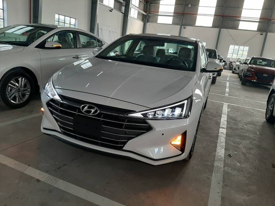 Hyundai Elantra 2019 Da Nang, Co san giao ngay, Tang 10 trieu phu kien, Ho tro Grab - Vay 80% gia tri xe. Lien he: 0905.59.89.59
