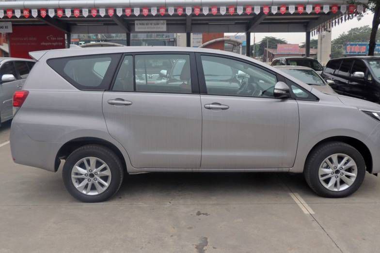 Ban Toyota Innova 2.0 G 2018 gia uu da T02, du mau,giao xe ngay, ho tro bank 85% gia tri xe. Lh: 0963393983