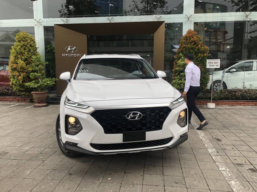 Hyundai Kona 2019 Da Nang, Co san giao ngay, Goi qua tang hap dan, Ho tro Grab - Vay 80% gia tri xe. Lien he: 0905.59.89.59