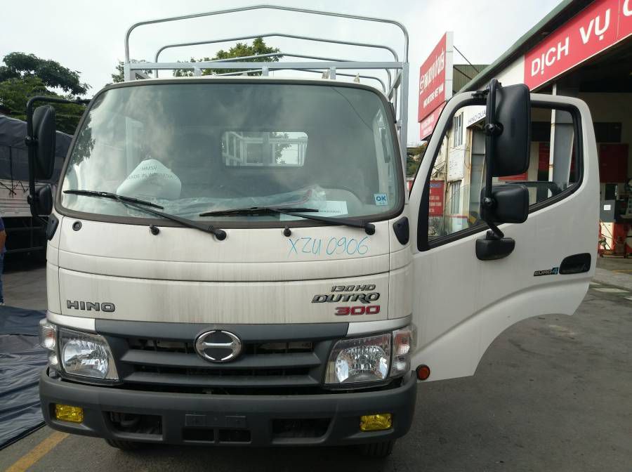 ban xe tai hino 3.5 tan XZU352 2018 moi100%, Ha Noi, co xe giao ngay