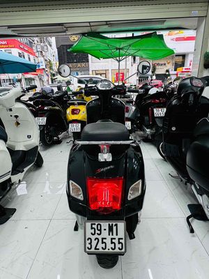 Vespa GTS 4val ie 2013 nhập Ý 1 đời chủ Tphcm