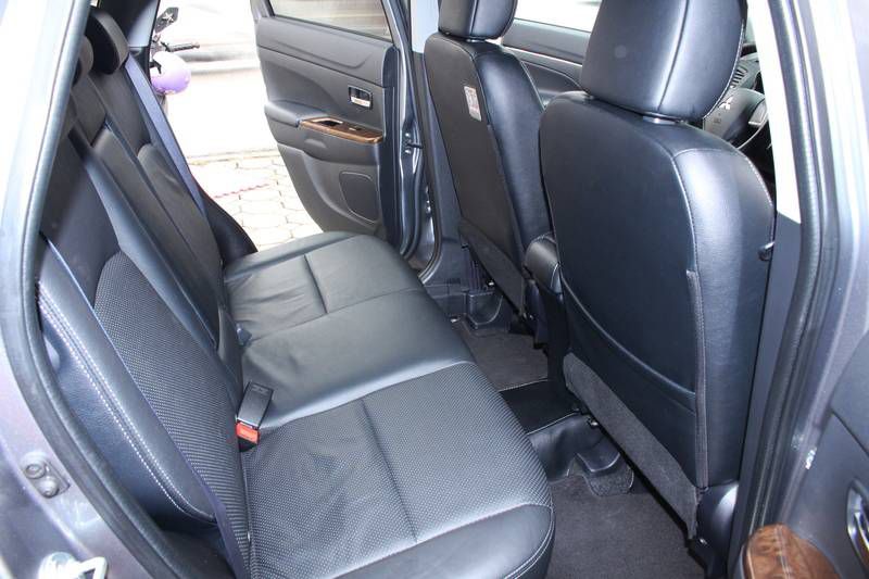 Ban Mitsubishi Outlander Sport 2.0AT 2015 cu Ha Noi