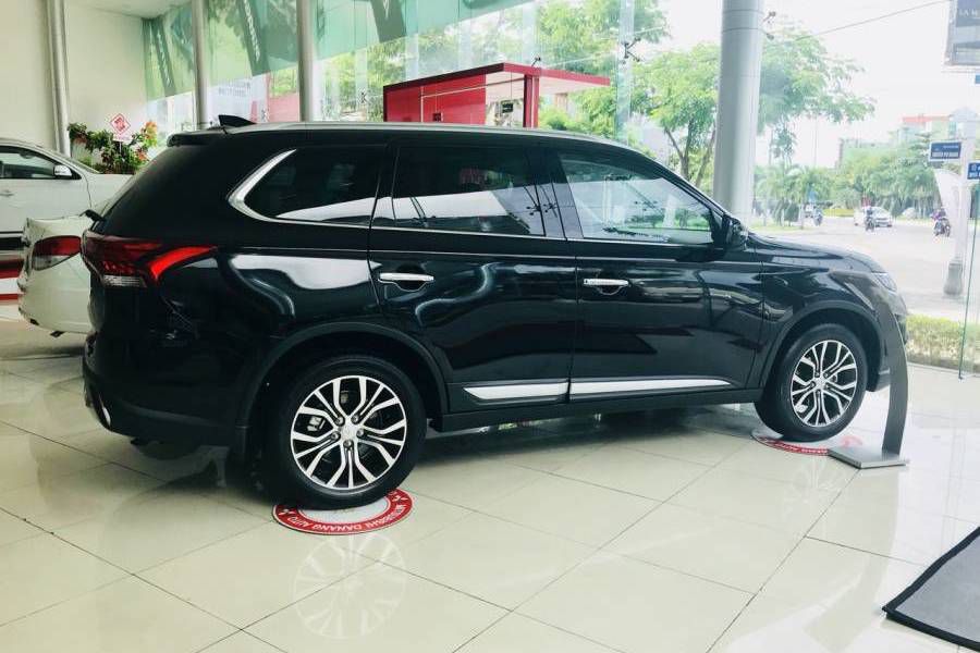 Giao xe ngay duy nhất tại Đà Nẵng với Mitsubishi Outlander 2019, Hotline : 0974 064 605