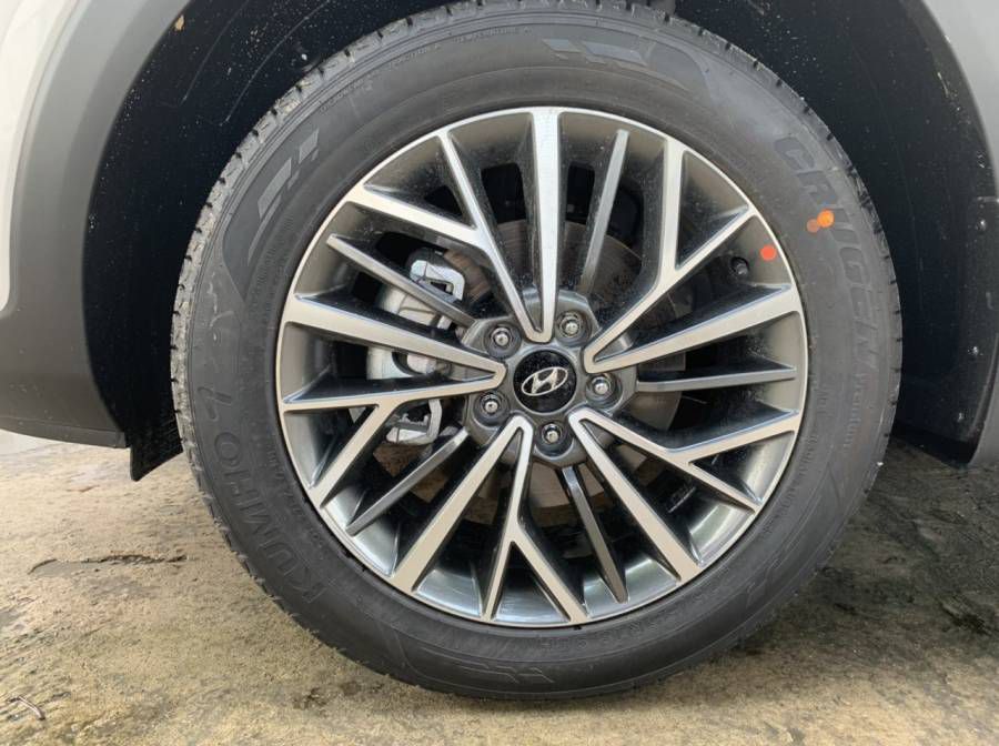 Hyundai Tucson 2019 Da Nang, Co san giao ngay, Goi qua tang hap dan, Ho tro Grab - Vay 80% gia tri xe. Lien he: 0905.59.89.59