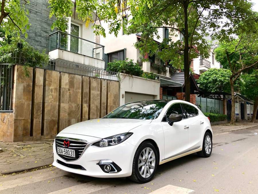 Mazda 3 HB 1.5 sx 2015 bien HN, mot chu tu dau, ful so bao duong hang