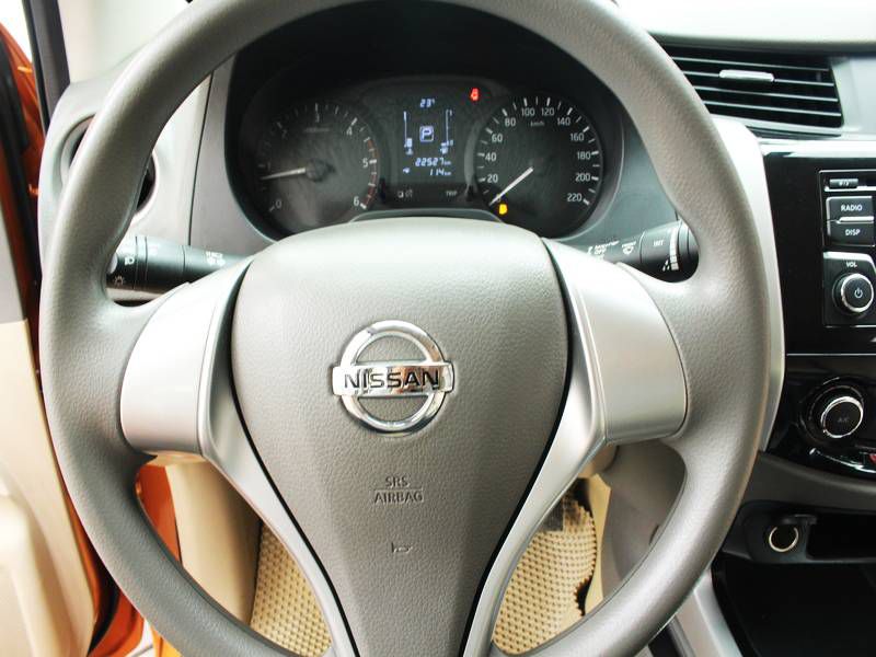 Ban Nissan Navara AT 2017 cu Ha Noi