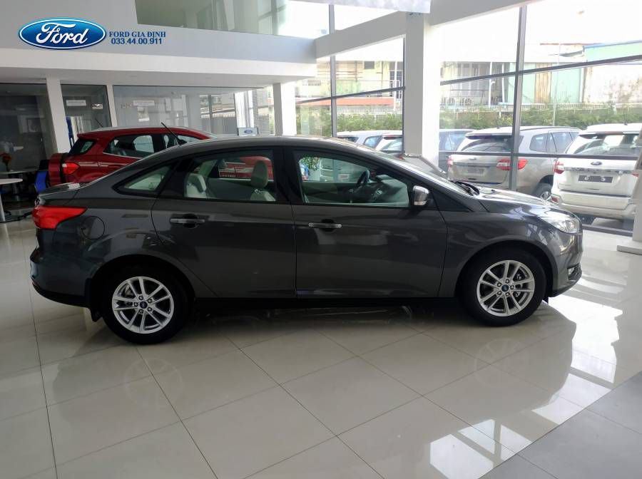 FOCUS GIAM GIA SOC SUMMER SALE TANG TRUOC BA, TANG PHU KIEN FULL, GIAO XE NGAY