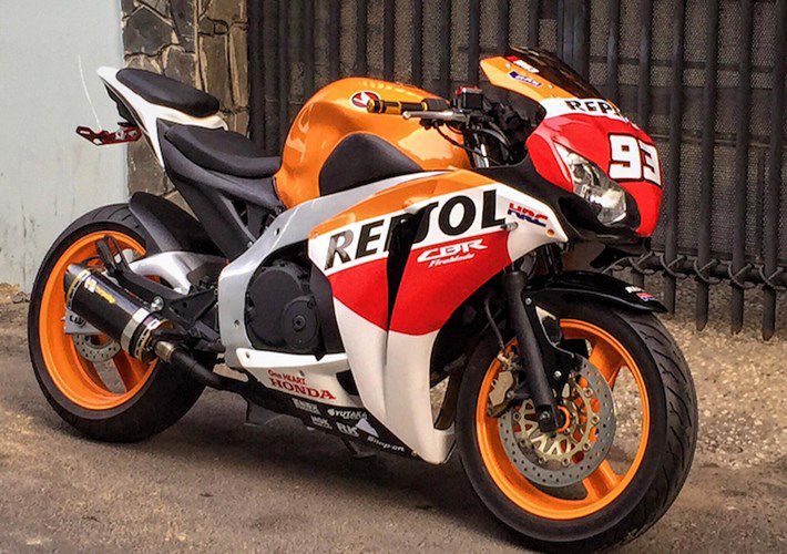 Tho Viet “bien hinh” Honda 250 thanh sieu moto 1000cc hang khung