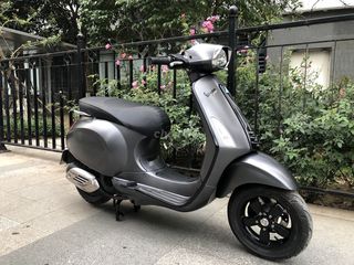 Vespa Sprint 2016 màu xám sang chảnh