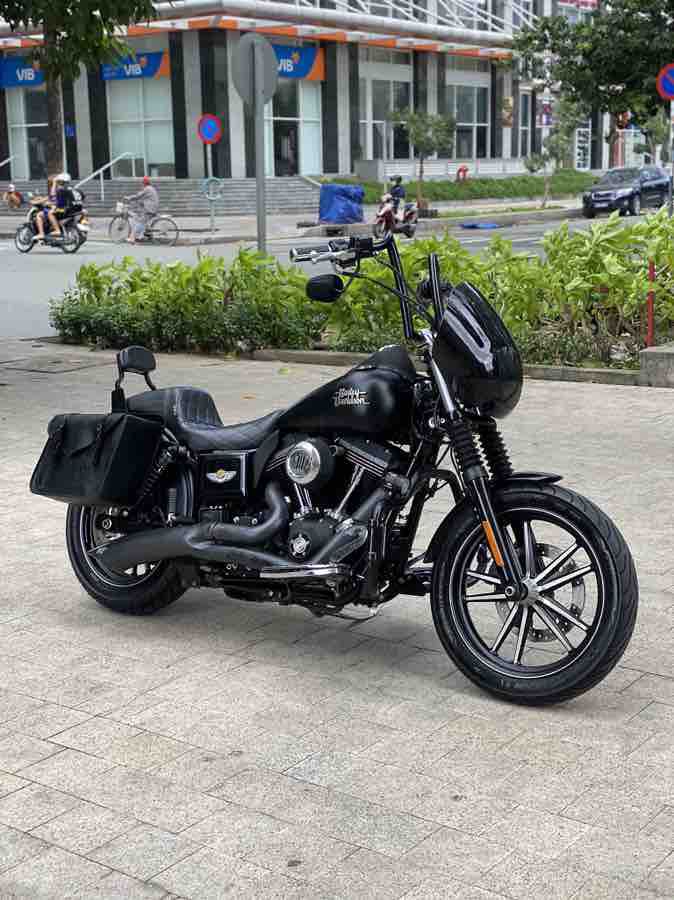Bán Harley Davidson Street Bob ABS ,  Đăng ký 6/2019 chính chủ , odo 6,500km xe đẹp như mới ( Gắn thêm đồ chơi nhiều )