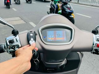 Vespa GTS HPE Smartkey 2024 300cc biển thành phố