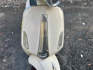 Vespa iget abs đời cao đồ chơi nhiều