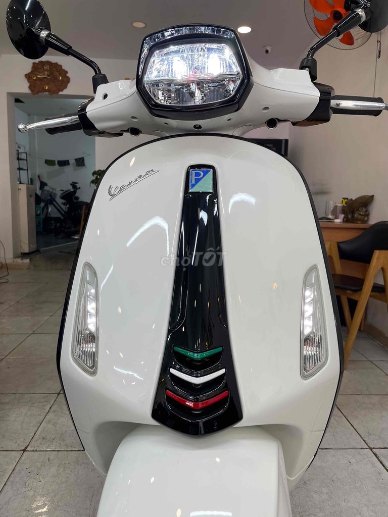 Vespa đèn vuông Lest 2 tầng