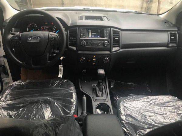 Ford Ranger XLS AT 2019 Sieu hot Du mau giao ngay Gia Khuyen mai lon . Lh 0827707007