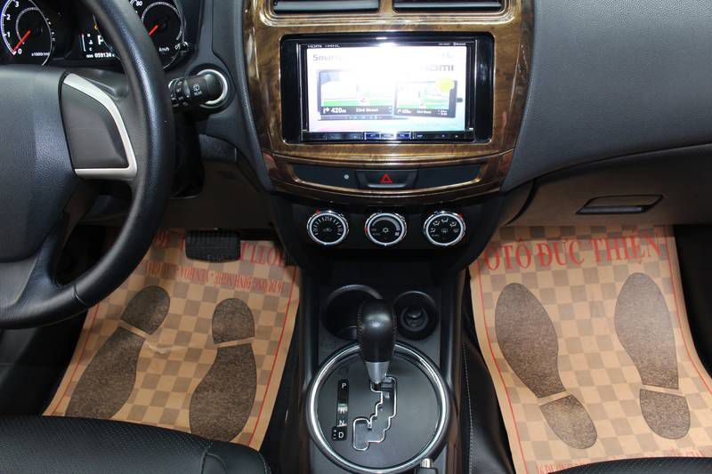 Ban Mitsubishi Outlander Sport 2.0AT 2015 cu Ha Noi