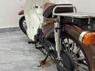 BÁN XE CUP 50CC MÀU NÂU VÀNH ĐÚC