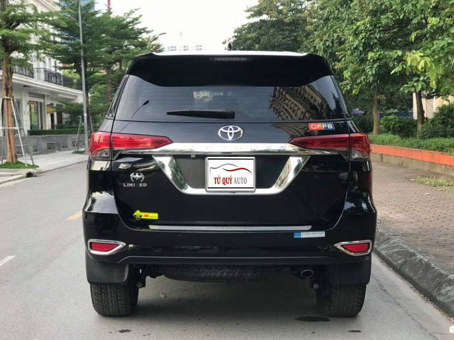 Ban Toyota Fortuner 2.4G 2017 - So san