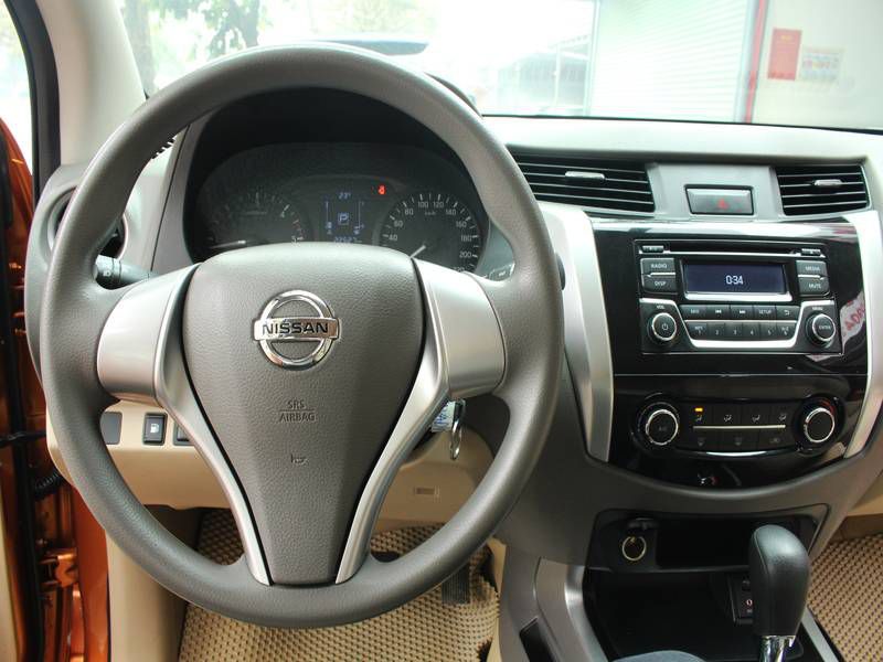 Ban Nissan Navara AT 2017 cu Ha Noi