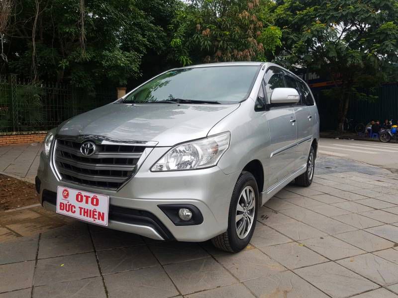 Ban Toyota Innova 2.0AT 2016 cu Ha Noi