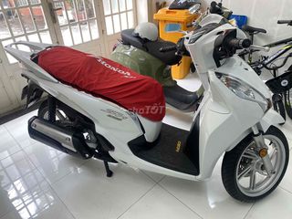 sh300i  NHẬP Ý  siêu cọp 2023 mới 99%