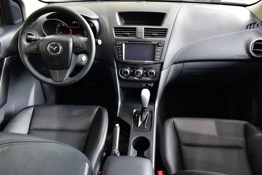 Ban Mazda BT-50 Facelift 2019 moi Binh Duong