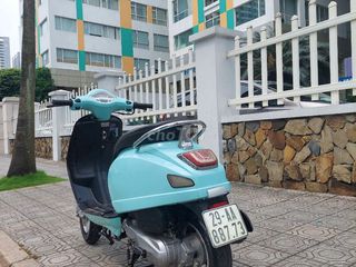 Bán xe Vespa 50cc mầu xanh mới chính chủ