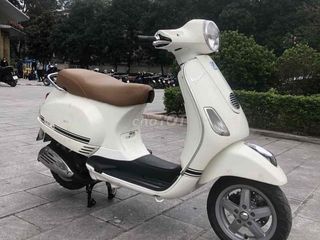 piagio Vespa Lx 125 ie màu trắng