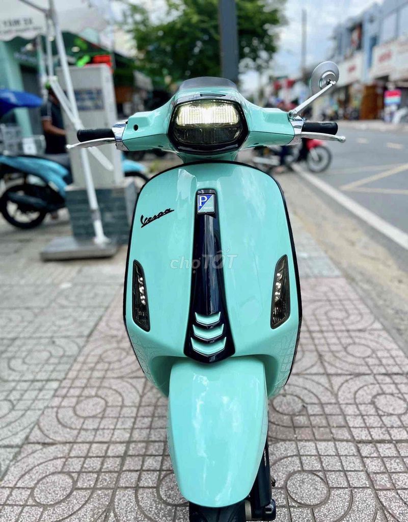 Vespa 125 sẵn Q8 có góp trả trước từ 35tr