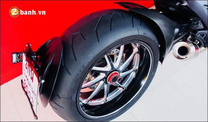 Ducati Diavel ban do toi tan mang ten Red Carbon Facelift - 11