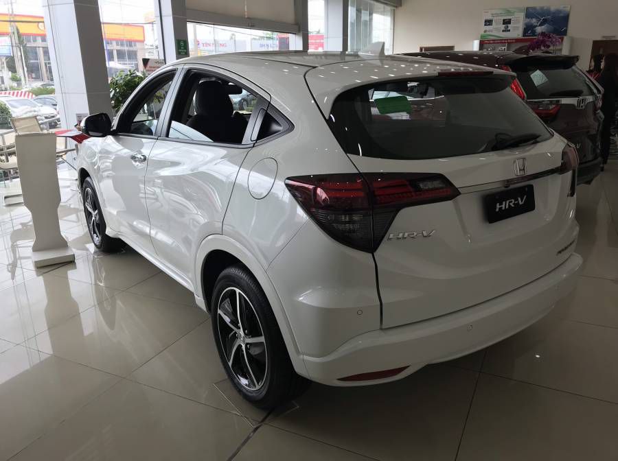 Honda HR-V nhap khau thai lan giao xe ngay du mau gia tot giam tien mat 26 trieu lien he 0911556171