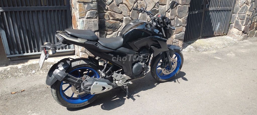 FZ25 250 Xe đẹp máy êm mua bán nhanh gọn