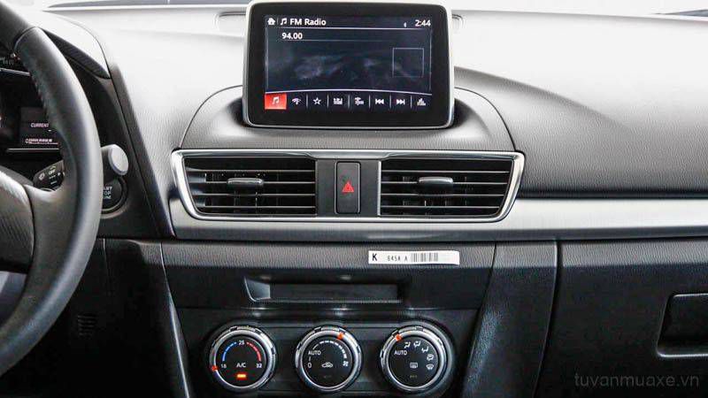 Can ban xe Mazda 3 ban 1.5 sx nam 2016 mau trang