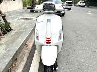 Vespa Sprint S125 trắng ngọc trinh 12/2022