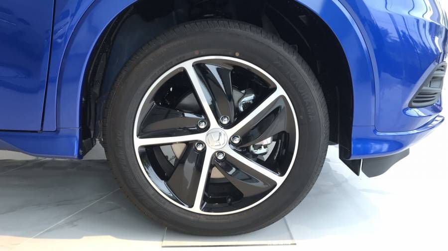 HONDA HRV NHAP THAI MAU TRANG 100% GOP 250TR GIAO XE NGAY KHUYEN MAI KHUNG