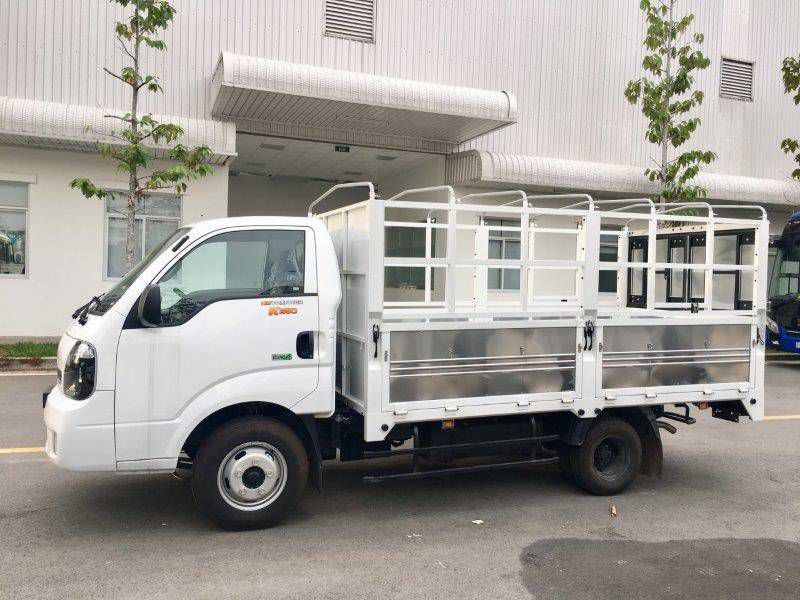 Xe tai kia 2.4 tan thung 3.5m 2019 mau trang - Ho tro vay 80% LH: 0938.903.187