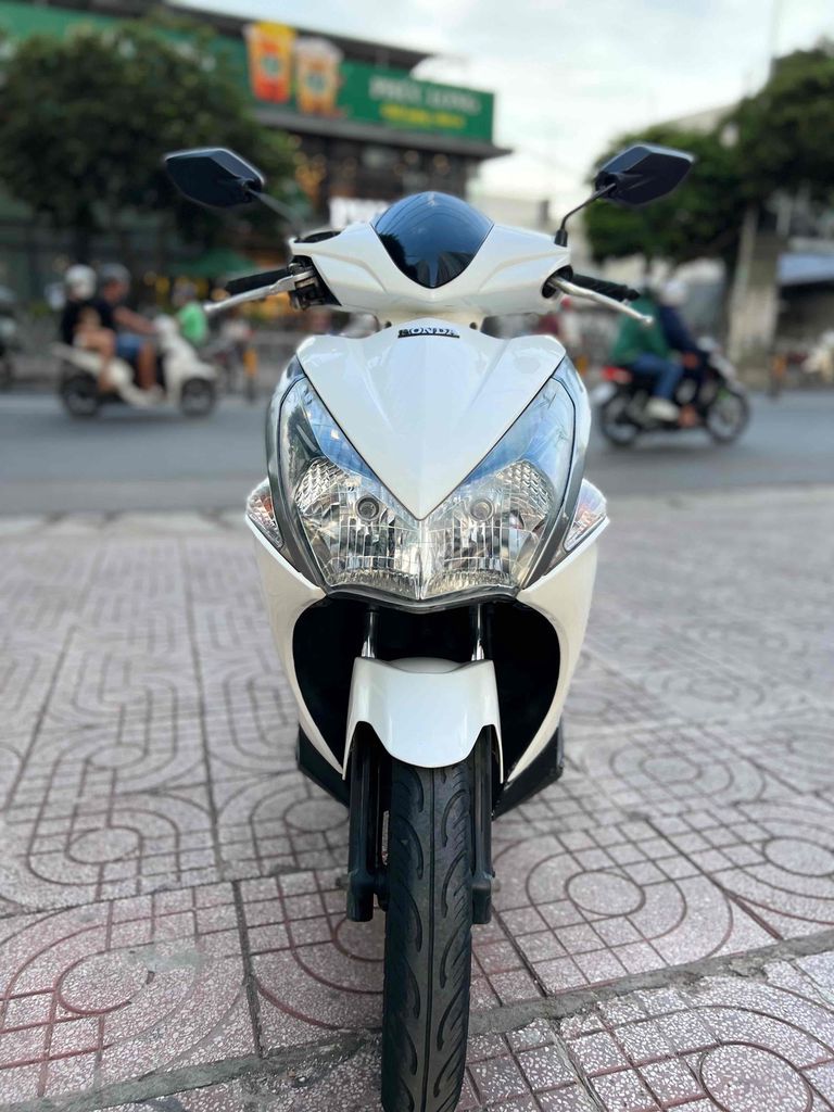 honda air blade phun xăng . bảo hành 12 tháng