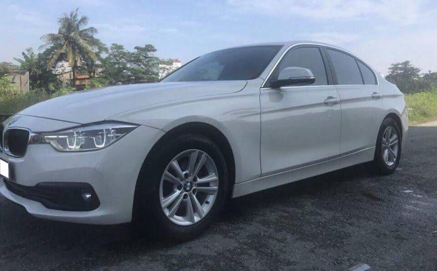 Xe BMW 320i doi 2015 mau trang, nhap khau