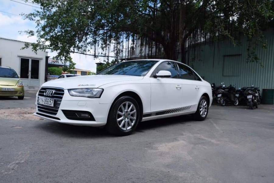 Can ban Audi A4 nam san xuat 2013, dk 2014, mau trang, nhap khau, odo 67kkm
