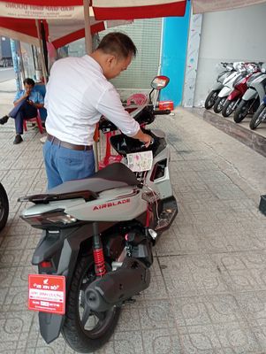 AB 2024 xám đỏ odo 500km