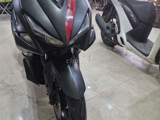 Cần bán xe Yamaha NVX. 12/2017 đỏ đen