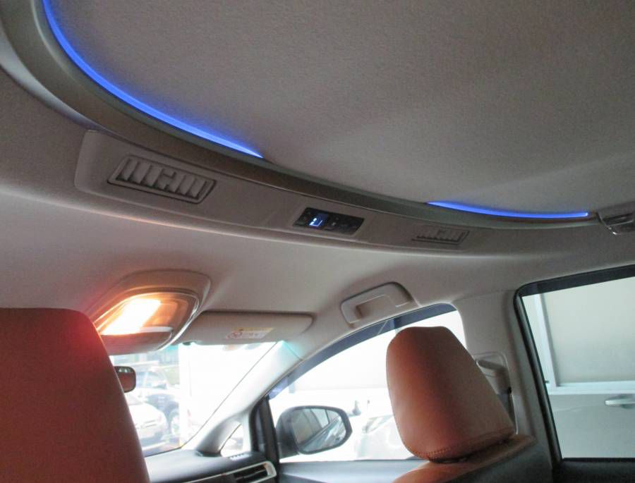 Ban Toyota Innova 2.0G moi Ho Chi Minh Chi can 240tr nhan xe ngay. Co du mau xe giao ngay toan quoc.