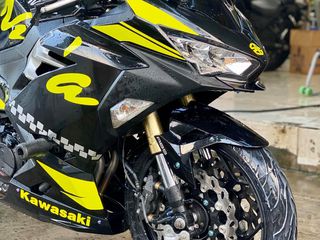 Cần bán Kawasaki Ninja 400 ABS 2018 màu đen