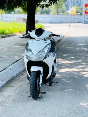 Honda Air Blade 110 Fi TRẮNG CHÍNH CHỦ ĐỜI CHÓT